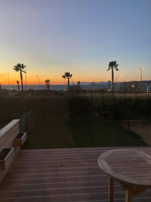 Petite Endroit Splendide. Apartamento Six-Fours-les-Plages Exterior foto